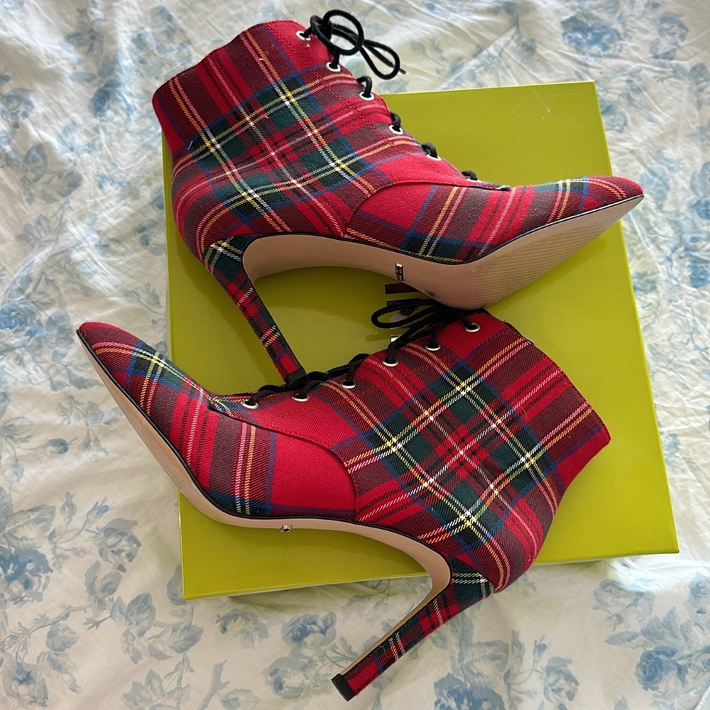 Gianni Bini Khleoe Plaid Booties Size 10